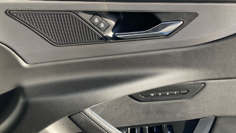 Jaguar XE 2.0 D200 R-Dynamic SE 4dr Auto Diesel Saloon